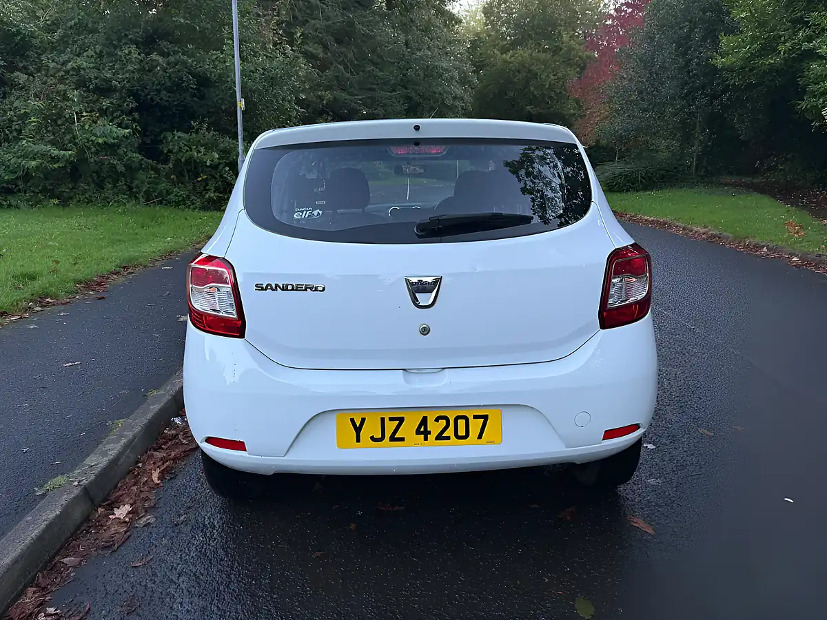 Used 2016 Dacia Sandero Ambiance White - Interior and Exterior details 4