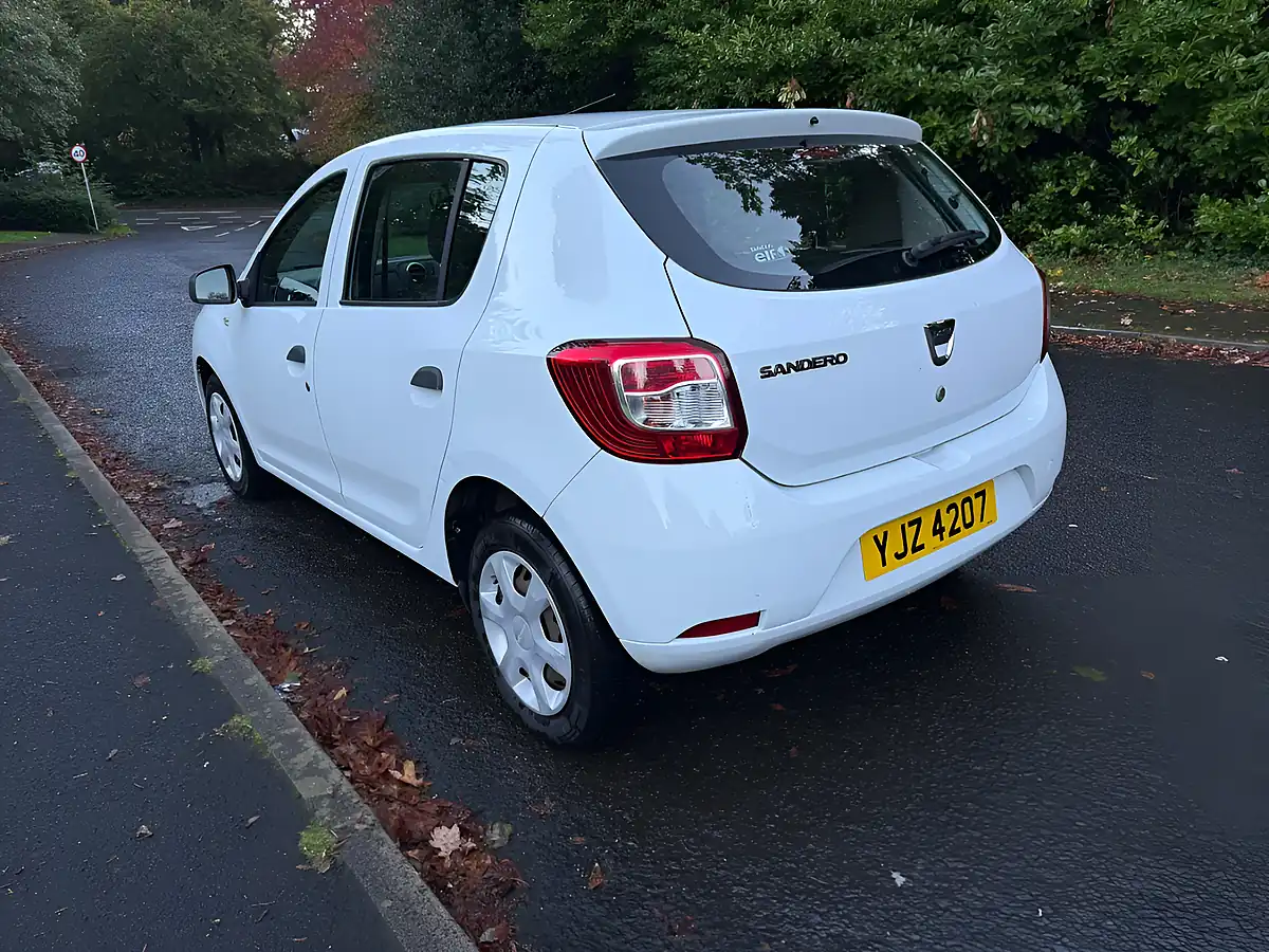 Used 2016 Dacia Sandero Ambiance White - Interior and Exterior details 5