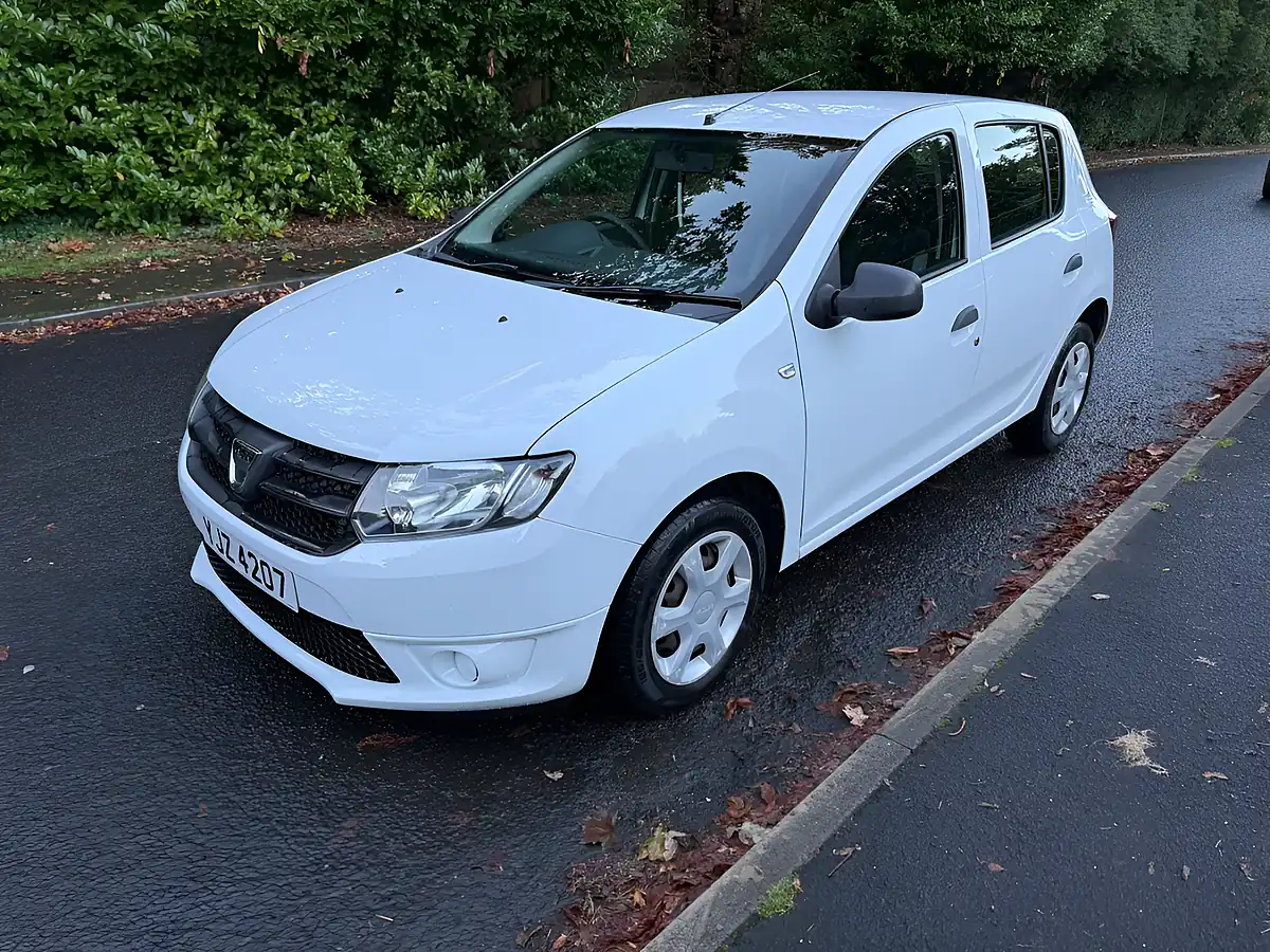 Used 2016 Dacia Sandero Ambiance White - Interior and Exterior details 7