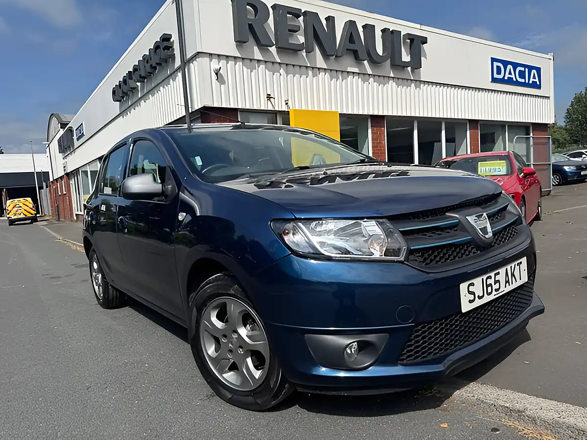 Used 2016 Dacia Sandero Laureate Prime Blue - Front View
