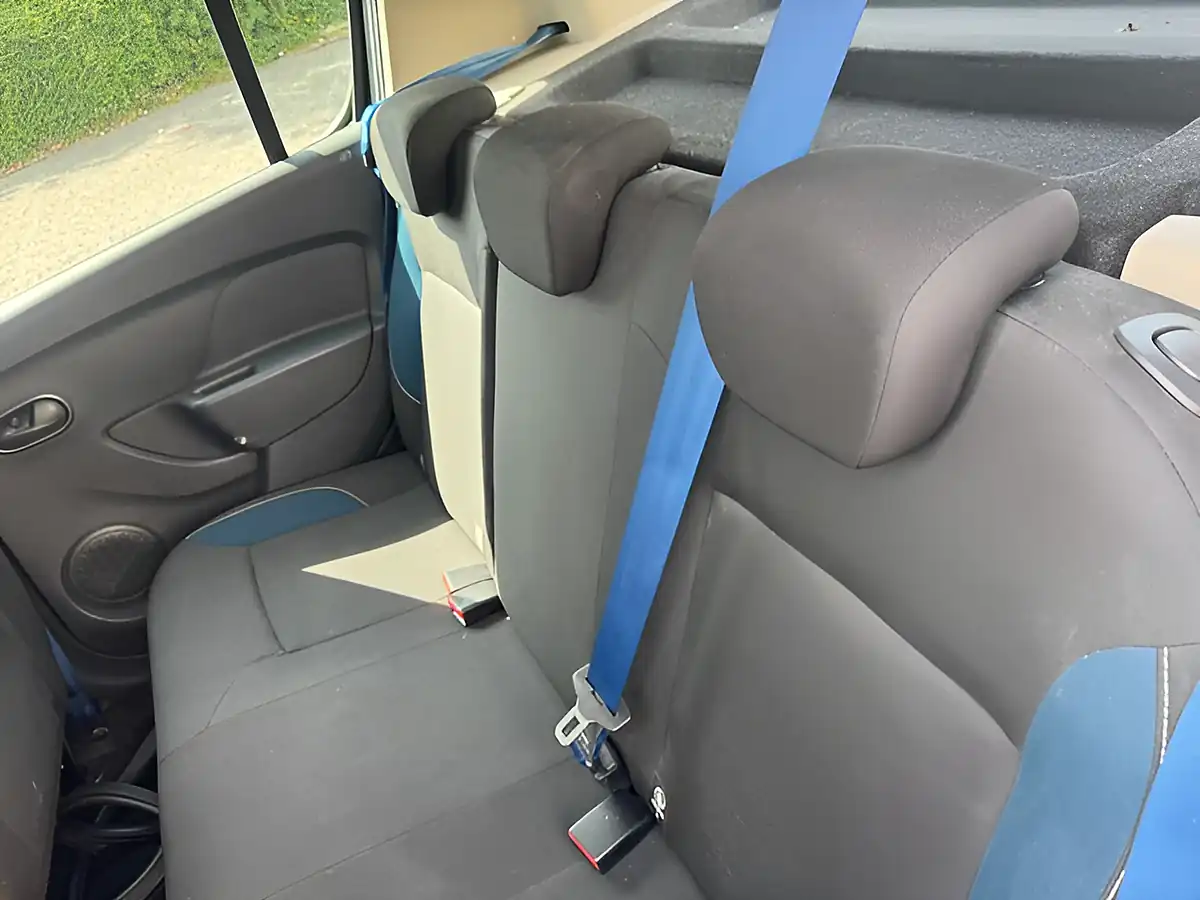 Used 2016 Dacia Sandero Laureate Prime Blue - Interior and Exterior details 15