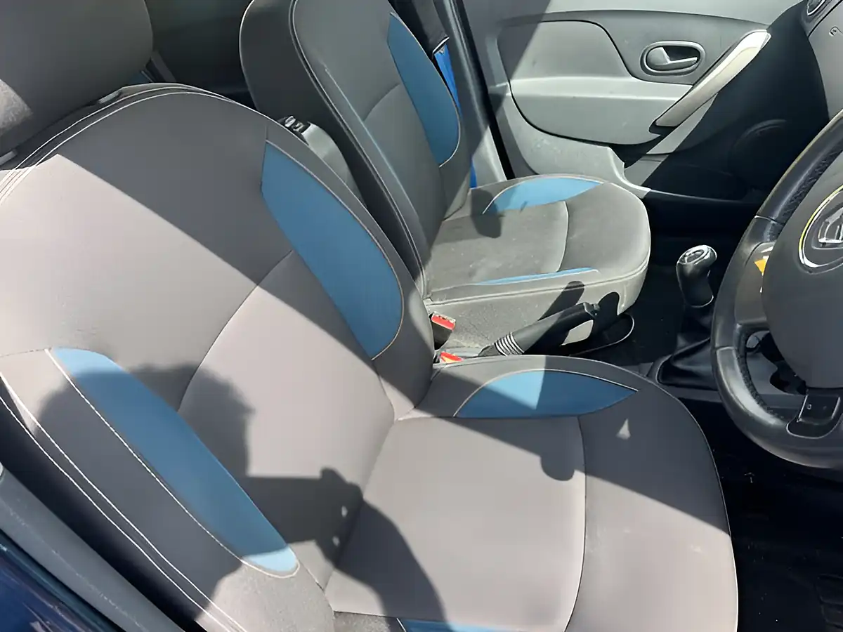 Used 2016 Dacia Sandero Laureate Prime Blue - Interior and Exterior details 16