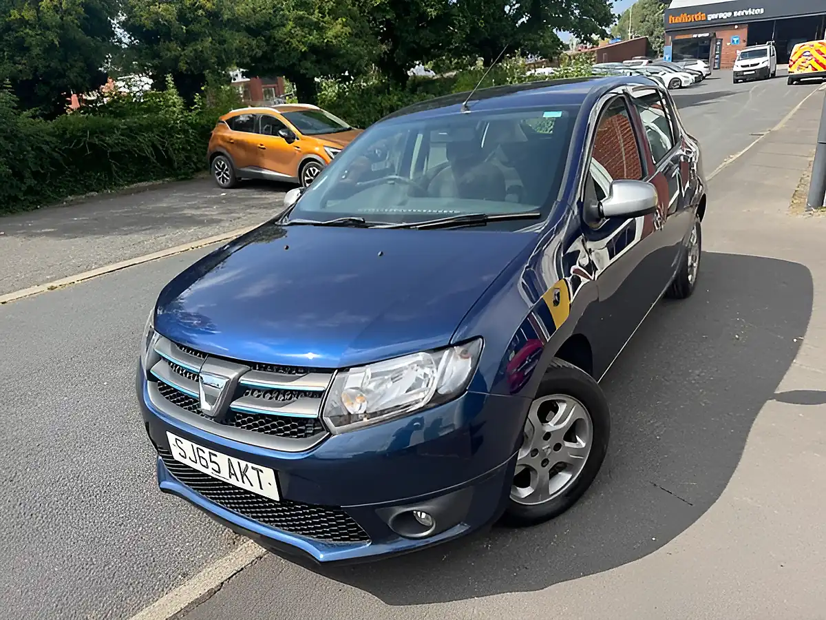 Used 2016 Dacia Sandero Laureate Prime Blue - Interior and Exterior details 3