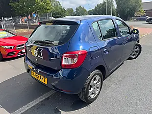 Used 2016 Dacia Sandero Laureate Prime Blue - Interior and Exterior details 4