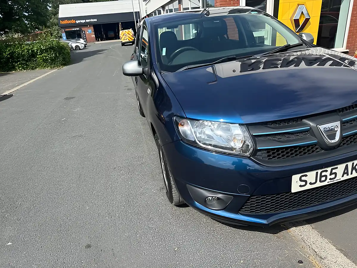 Used 2016 Dacia Sandero Laureate Prime Blue - Interior and Exterior details 6