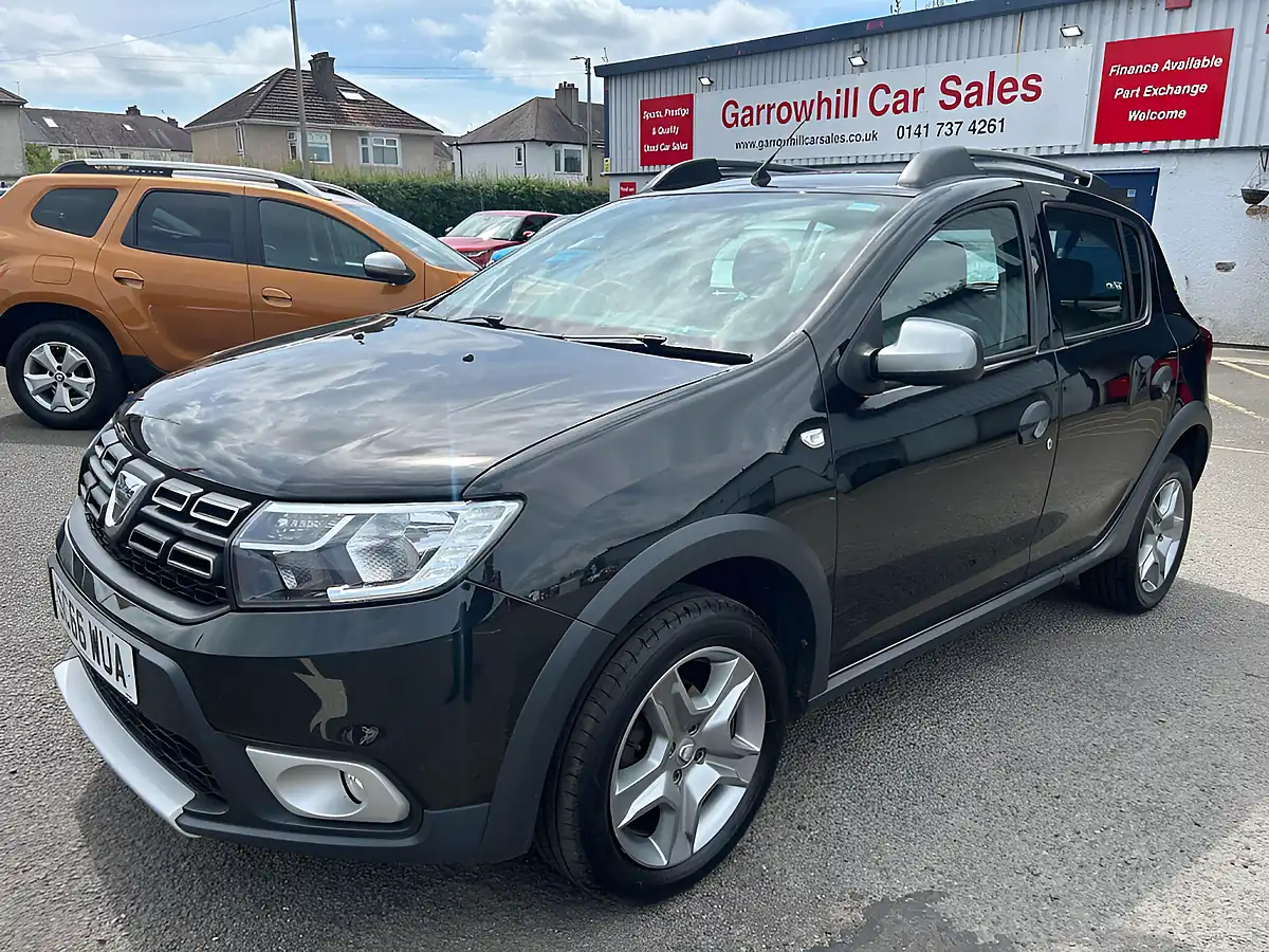 Used 2016 Dacia Sandero Stepway Ambiance Black - Front View