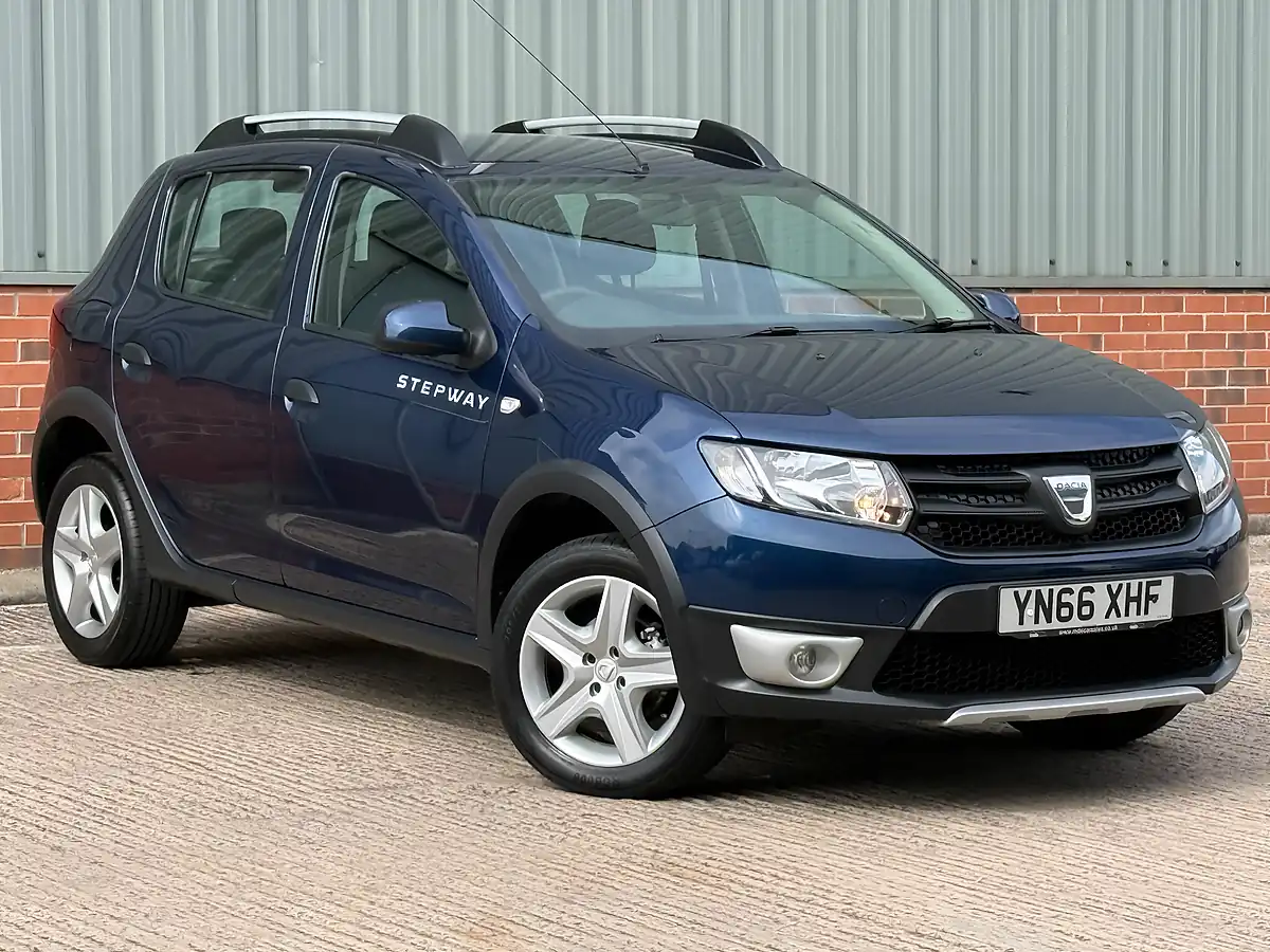 Used 2016 Dacia Sandero Stepway Ambiance Blue - Front View
