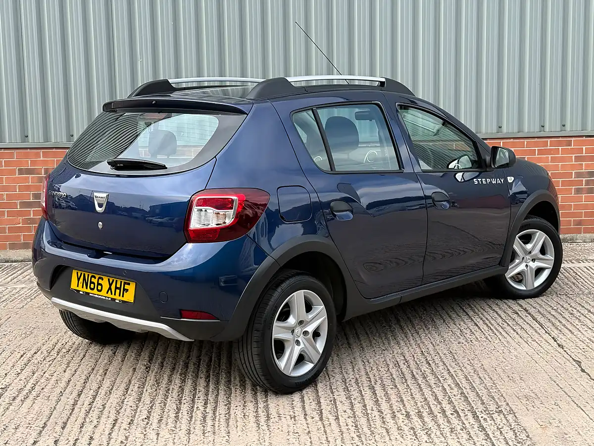 Used 2016 Dacia Sandero Stepway Ambiance Blue - Interior and Exterior details 12