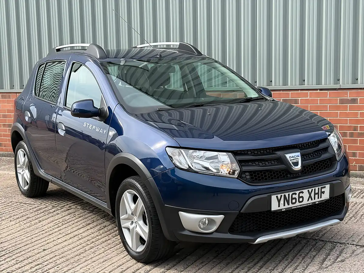 Used 2016 Dacia Sandero Stepway Ambiance Blue - Interior and Exterior details 8
