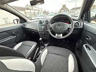 Used 2016 Dacia Sandero Stepway Ambiance Red - Interior and Exterior details 11