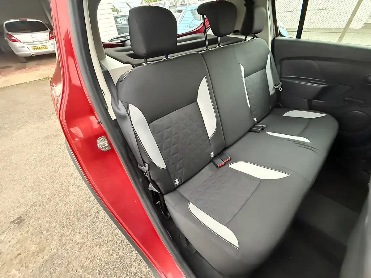 Used 2016 Dacia Sandero Stepway Ambiance Red - Interior and Exterior details 12