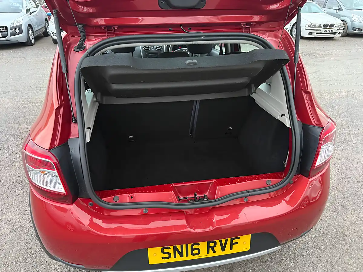 Used 2016 Dacia Sandero Stepway Ambiance Red - Interior and Exterior details 13