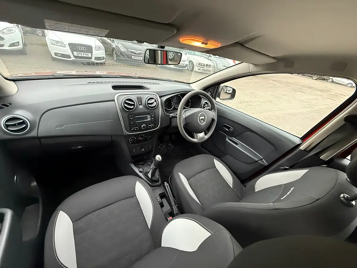 Used 2016 Dacia Sandero Stepway Ambiance Red - Interior and Exterior details 16