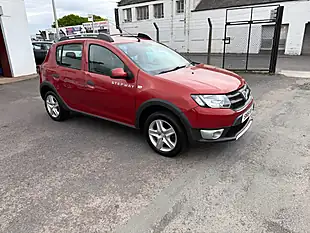 Used 2016 Dacia Sandero Stepway Ambiance Red - Interior and Exterior details 3
