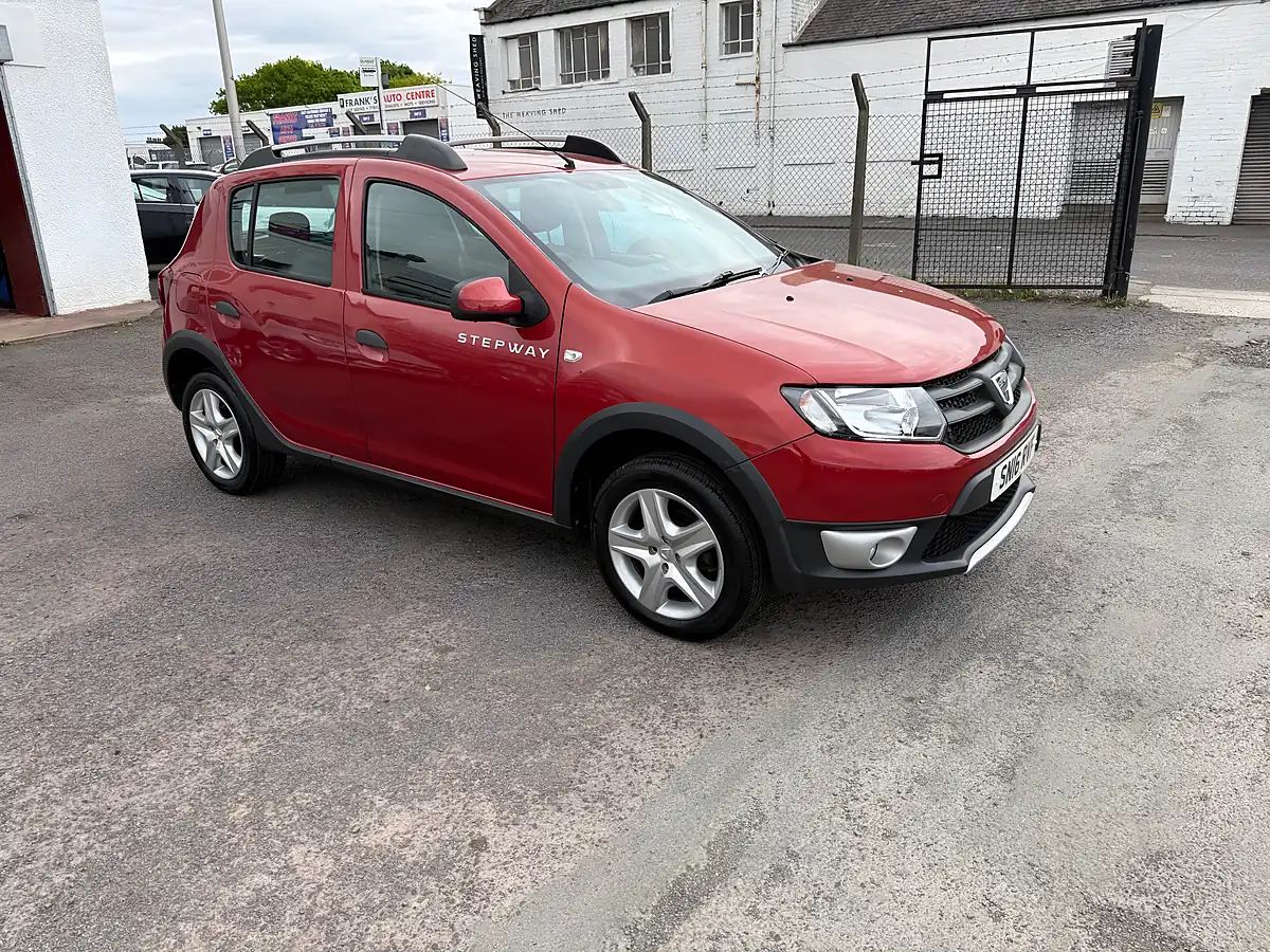 Used 2016 Dacia Sandero Stepway Ambiance Red - Interior and Exterior details 3