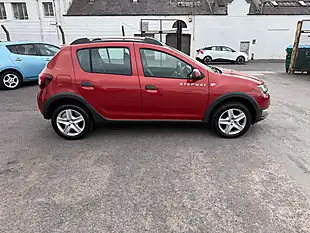 Used 2016 Dacia Sandero Stepway Ambiance Red - Interior and Exterior details 4