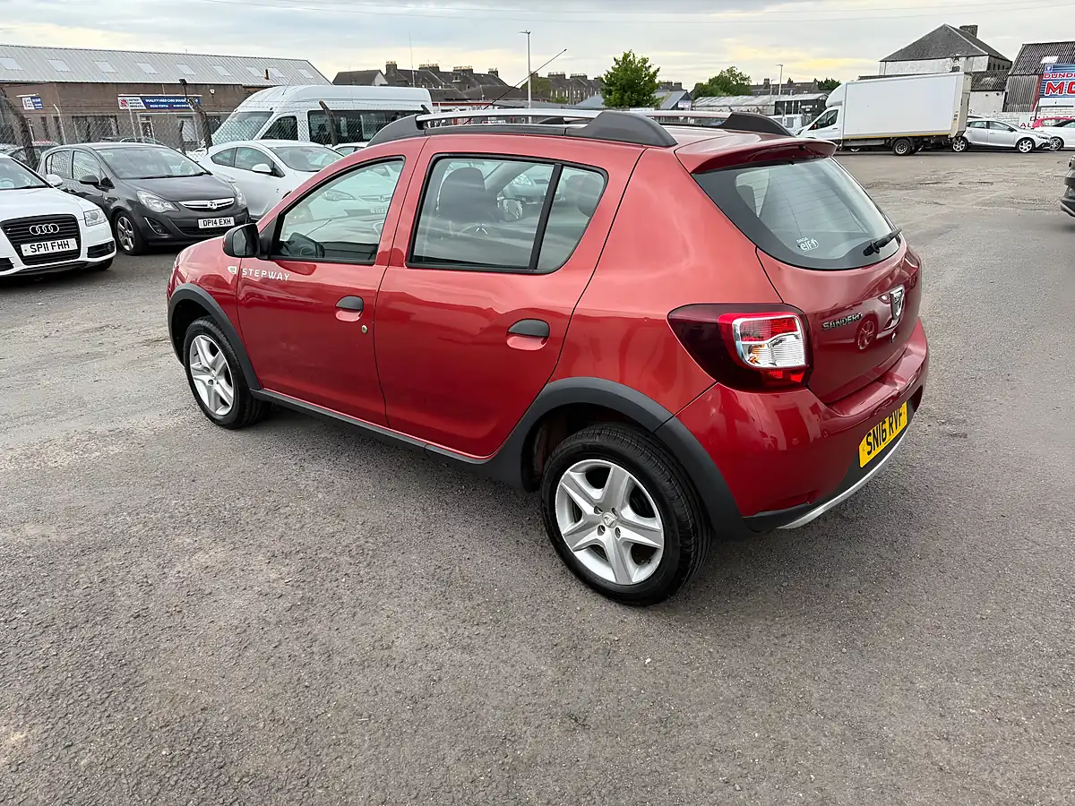 Used 2016 Dacia Sandero Stepway Ambiance Red - Interior and Exterior details 7