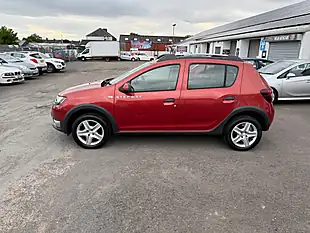 Used 2016 Dacia Sandero Stepway Ambiance Red - Interior and Exterior details 8