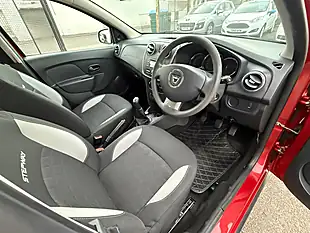 Used 2016 Dacia Sandero Stepway Ambiance Red - Interior and Exterior details 9