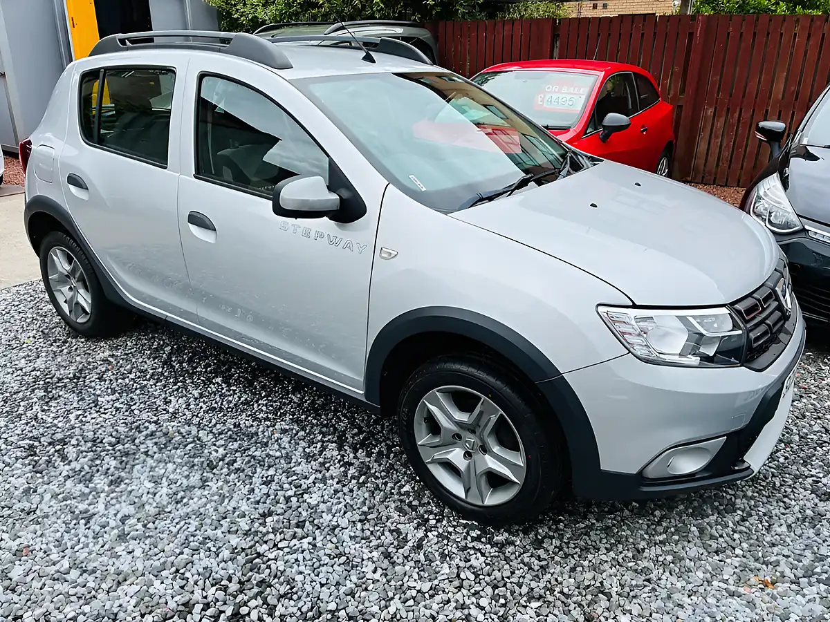 Used 2016 Dacia Sandero Stepway Ambiance Silver - Interior and Exterior details 10