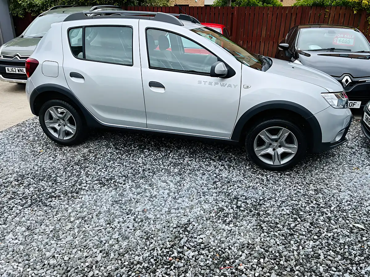 Used 2016 Dacia Sandero Stepway Ambiance Silver - Interior and Exterior details 19