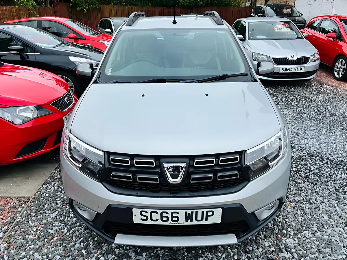 Used 2016 Dacia Sandero Stepway Ambiance Silver - Interior and Exterior details 3
