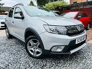 Used 2016 Dacia Sandero Stepway Ambiance Silver - Interior and Exterior details 5