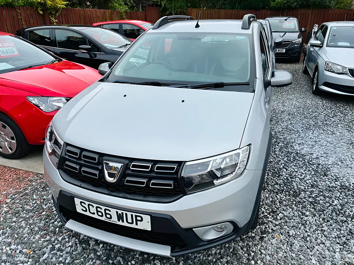 Used 2016 Dacia Sandero Stepway Ambiance Silver - Interior and Exterior details 7