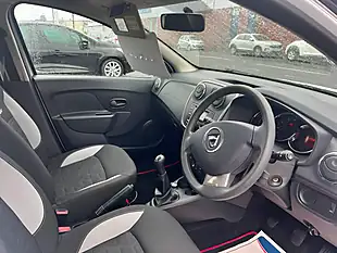 Used 2016 Dacia Sandero Stepway Ambiance White - Interior and Exterior details 10