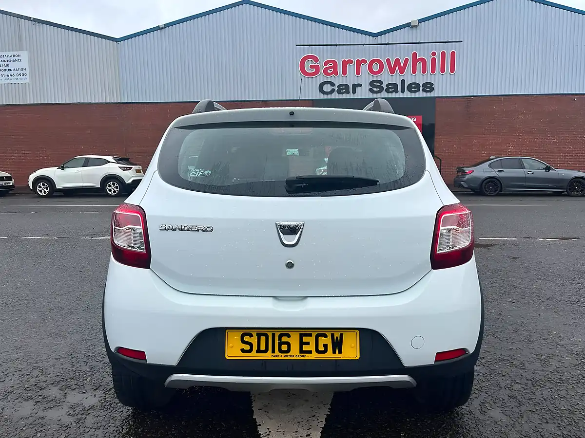 Used 2016 Dacia Sandero Stepway Ambiance White - Interior and Exterior details 6