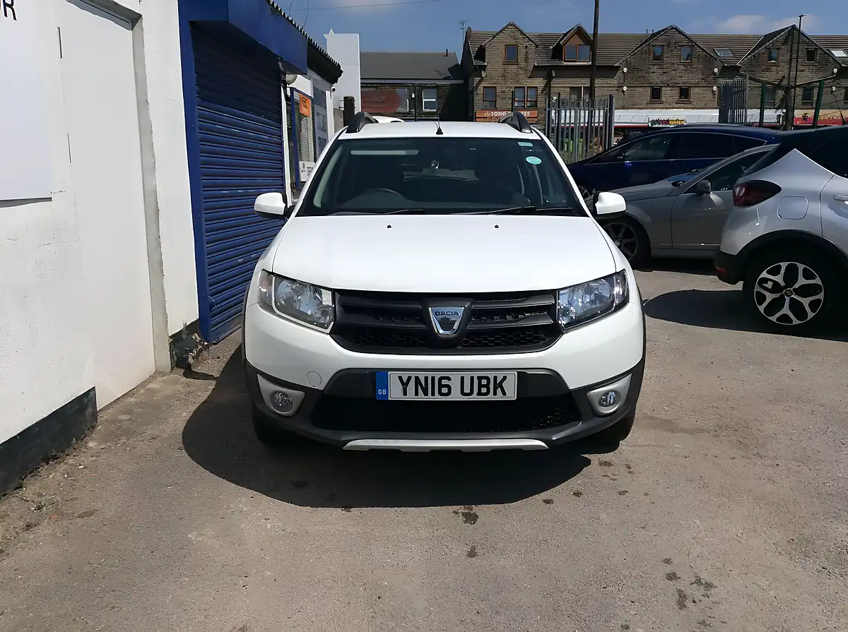 Used 2016 Dacia Sandero Stepway Ambiance White - Interior and Exterior details 2