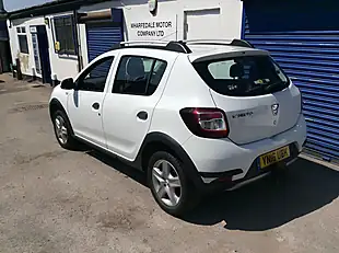 Used 2016 Dacia Sandero Stepway Ambiance White - Interior and Exterior details 5