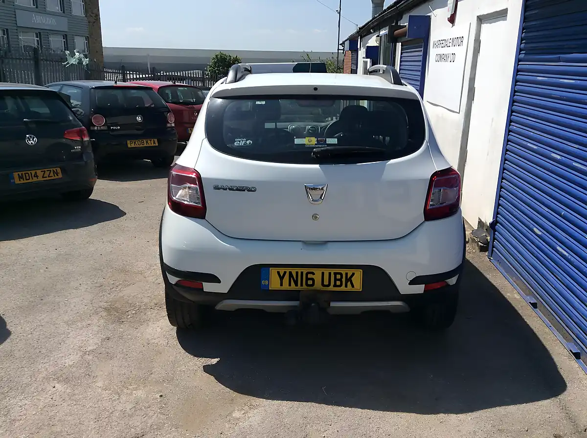 Used 2016 Dacia Sandero Stepway Ambiance White - Interior and Exterior details 6