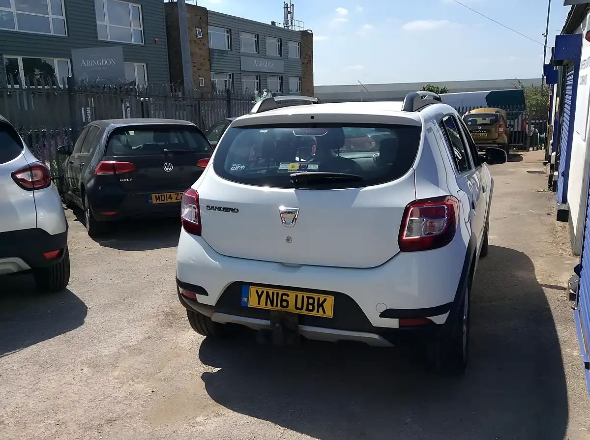 Used 2016 Dacia Sandero Stepway Ambiance White - Interior and Exterior details 7