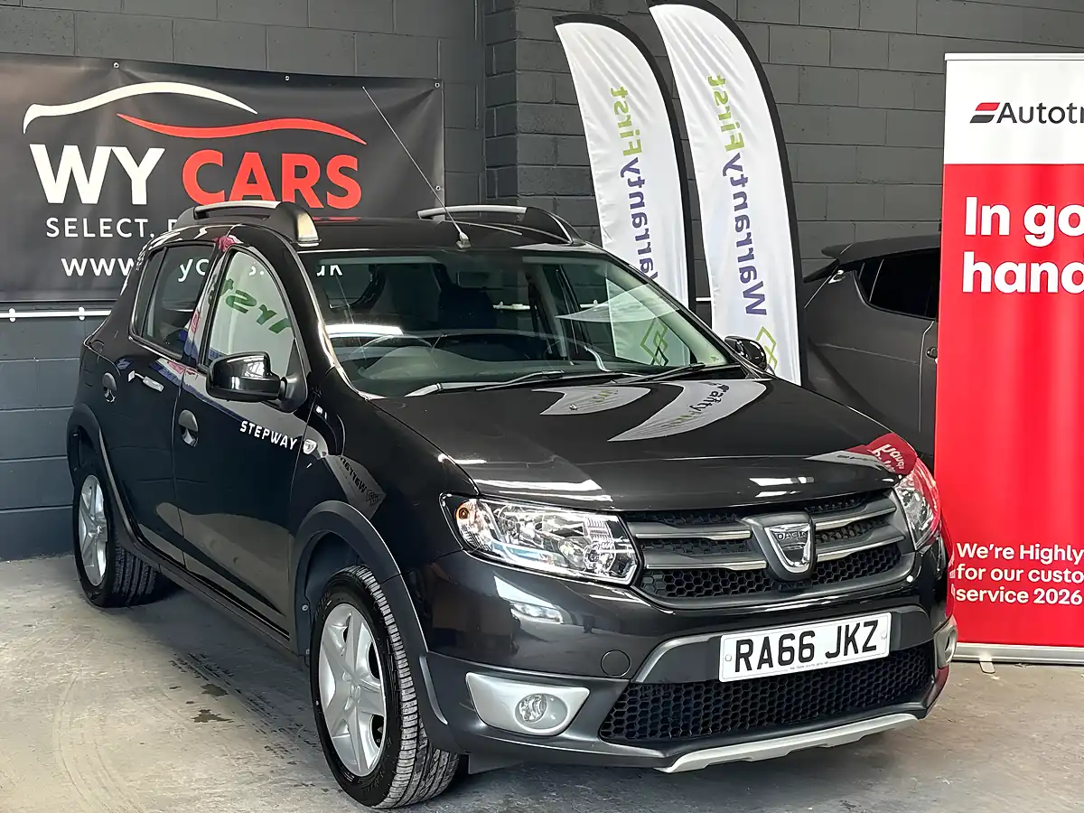 Used 2016 Dacia Sandero Stepway Laureate Black - Interior and Exterior details 4