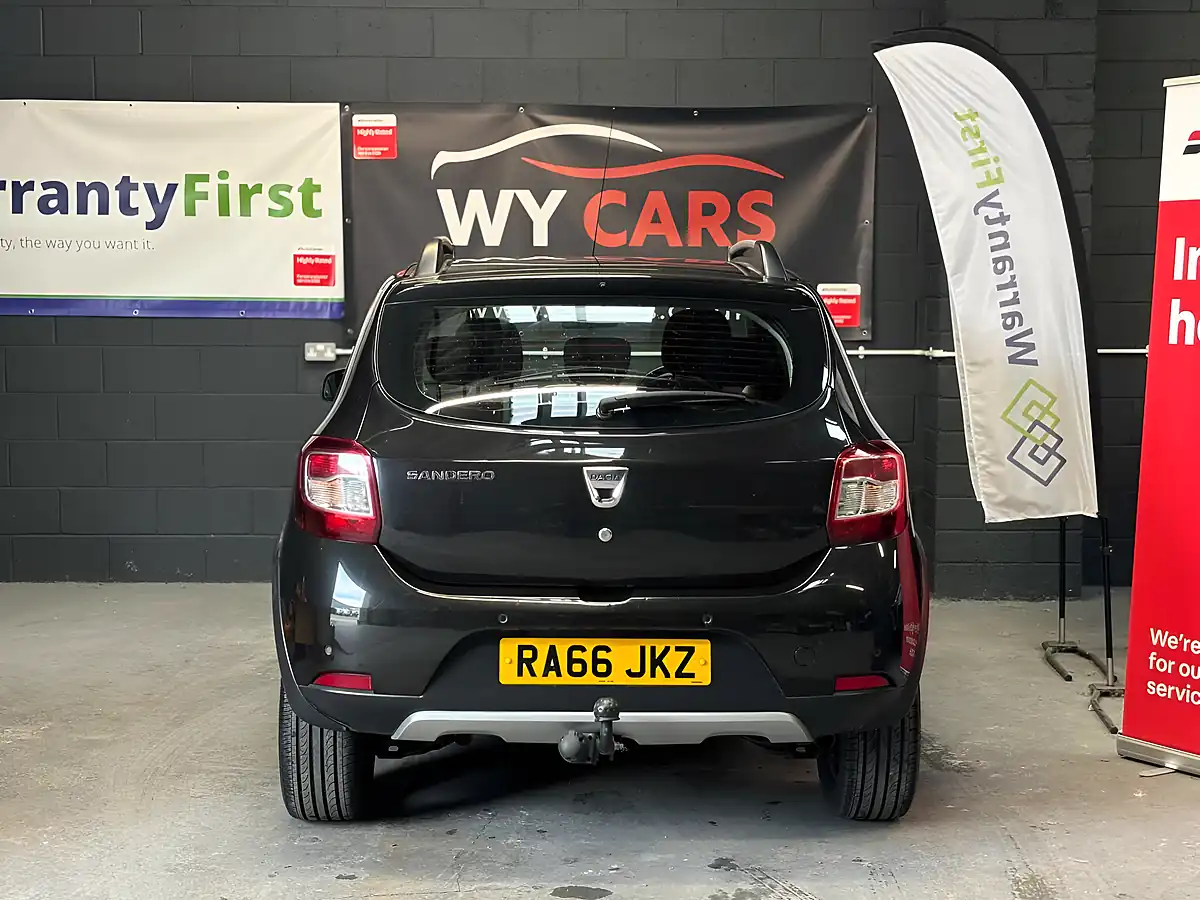 Used 2016 Dacia Sandero Stepway Laureate Black - Interior and Exterior details 7
