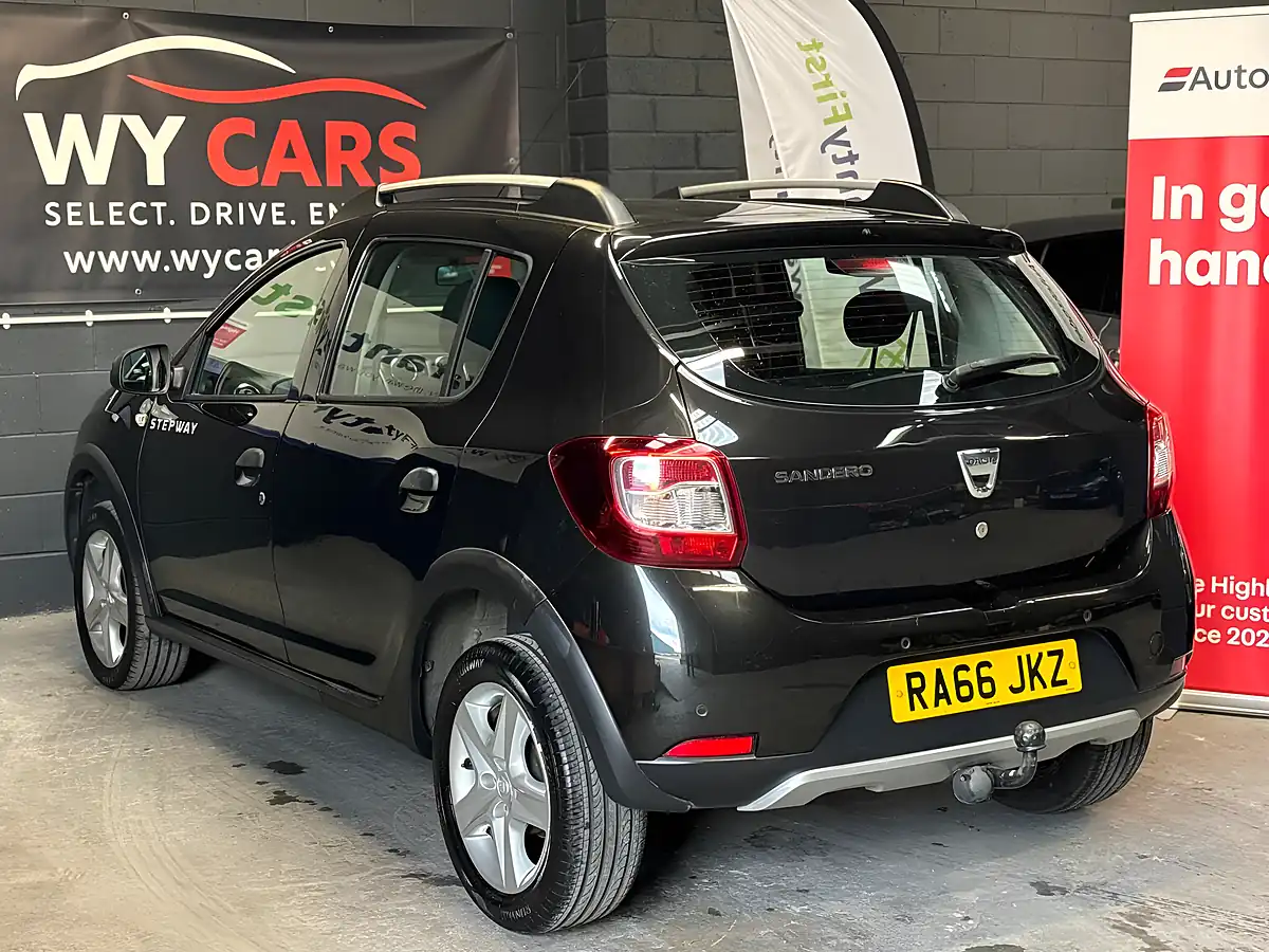 Used 2016 Dacia Sandero Stepway Laureate Black - Interior and Exterior details 8