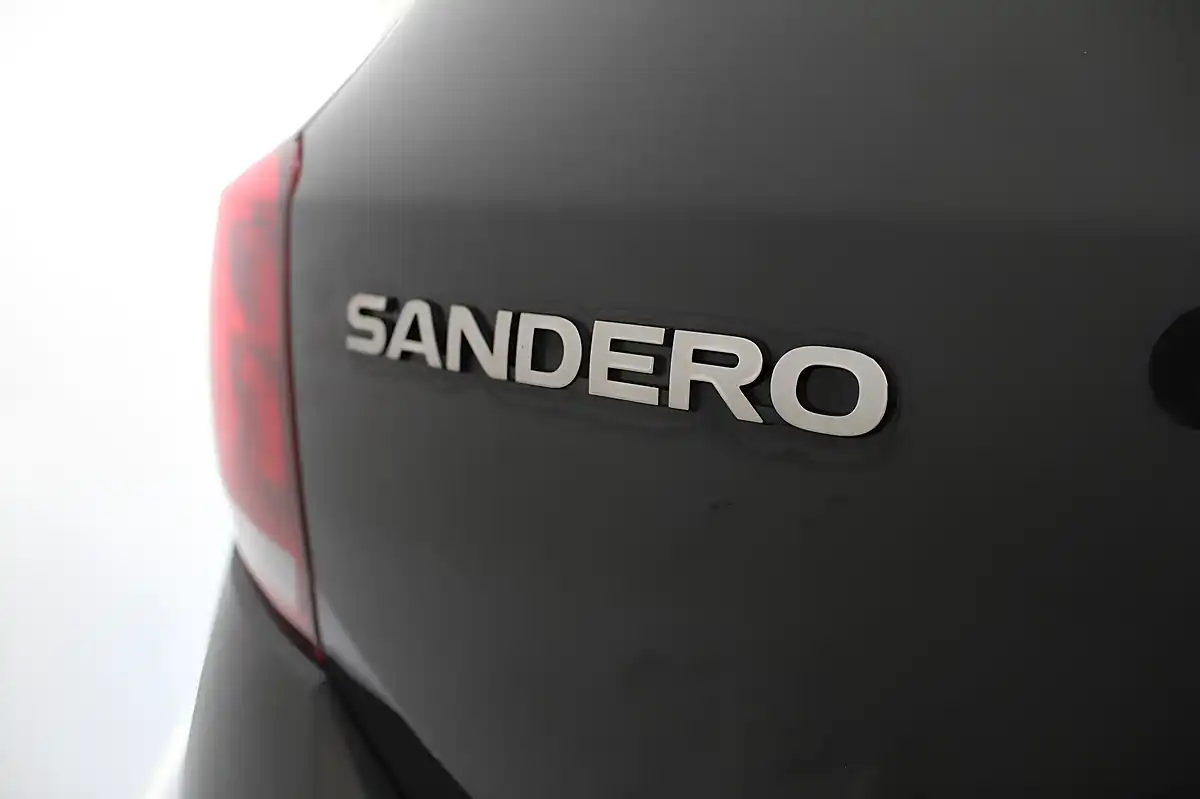 Used 2016 Dacia Sandero Stepway Laureate Black - Interior and Exterior details 10