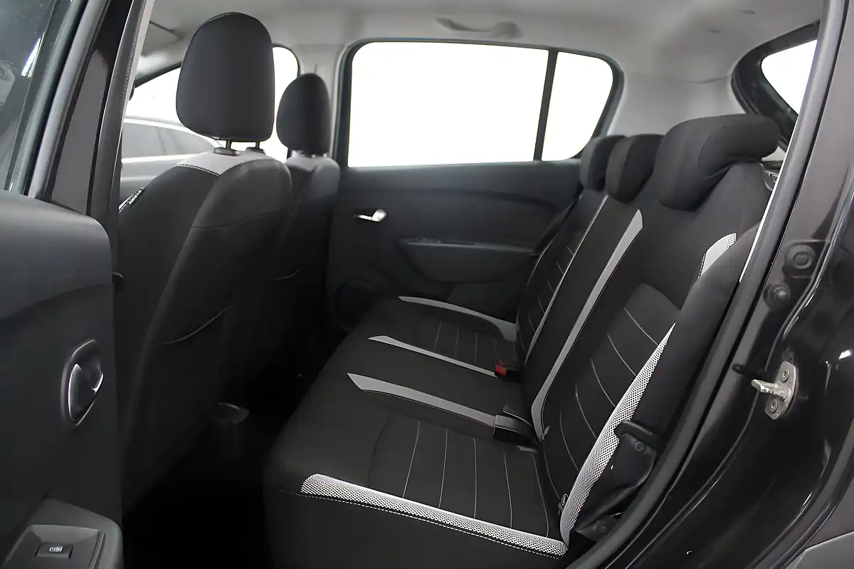 Used 2016 Dacia Sandero Stepway Laureate Black - Interior and Exterior details 18