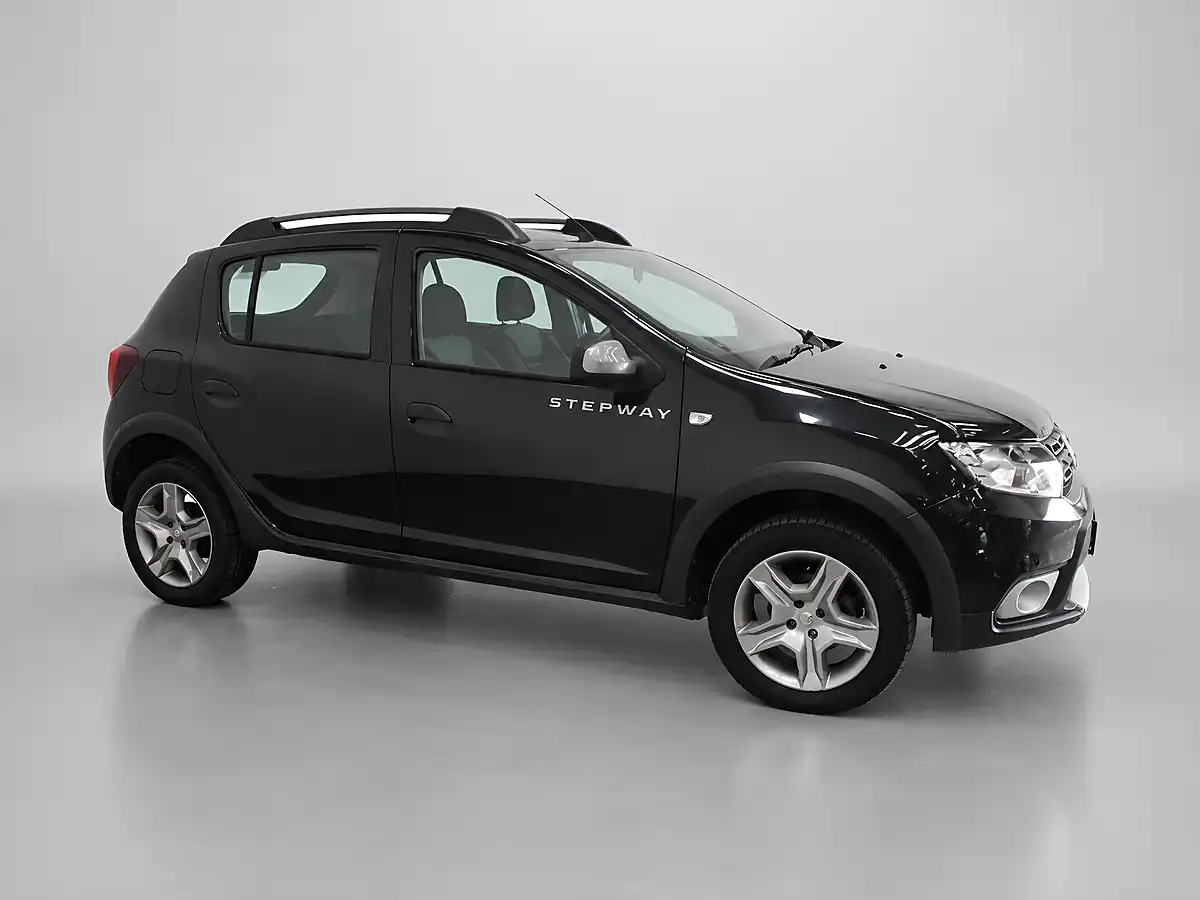 Used 2016 Dacia Sandero Stepway Laureate Black - Interior and Exterior details 3