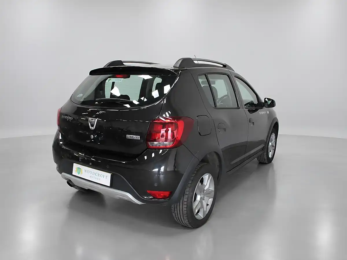 Used 2016 Dacia Sandero Stepway Laureate Black - Interior and Exterior details 6