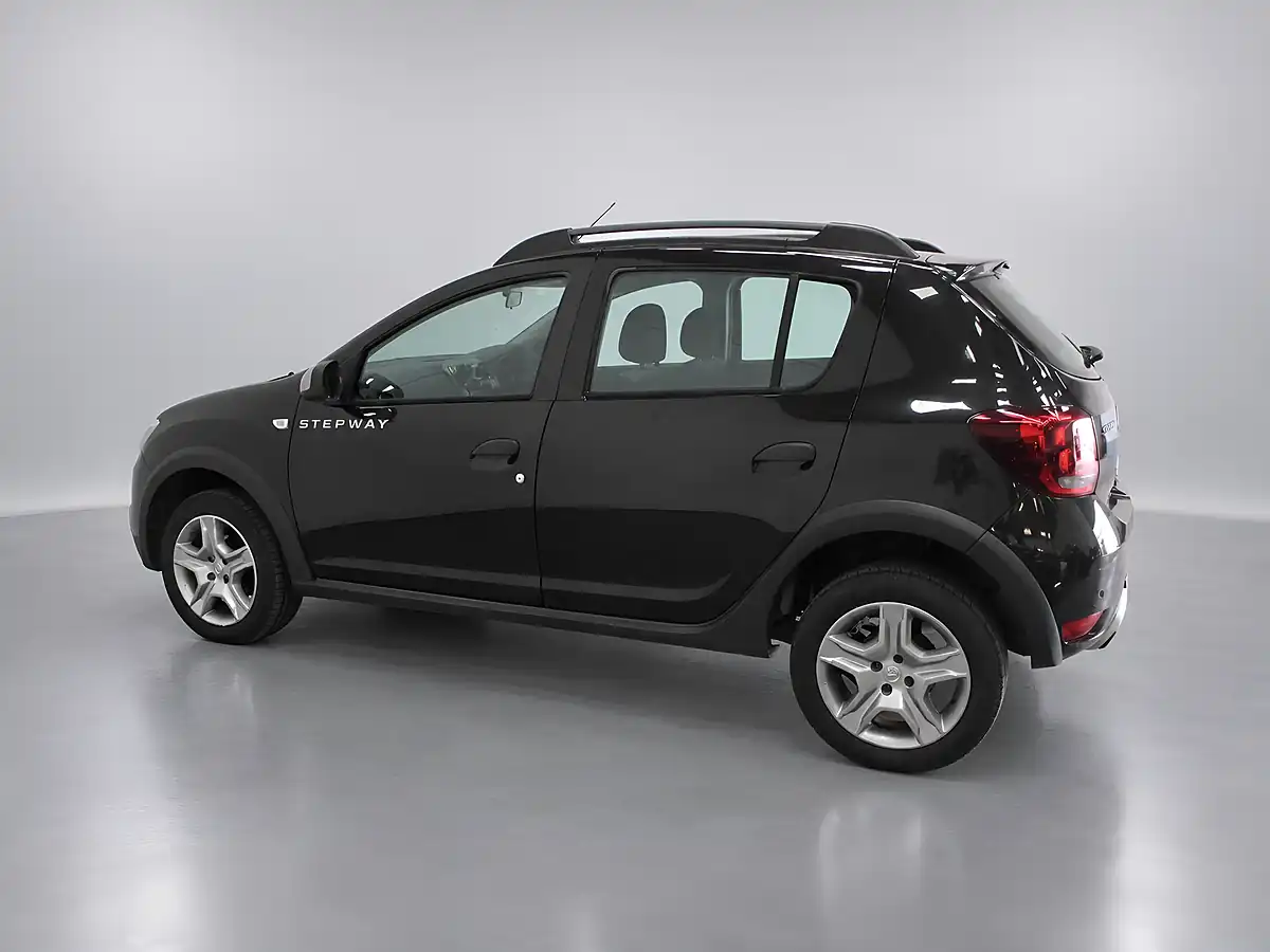 Used 2016 Dacia Sandero Stepway Laureate Black - Interior and Exterior details 7