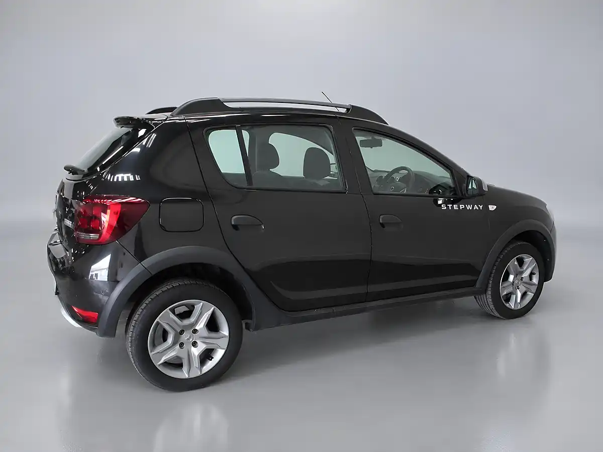 Used 2016 Dacia Sandero Stepway Laureate Black - Interior and Exterior details 8