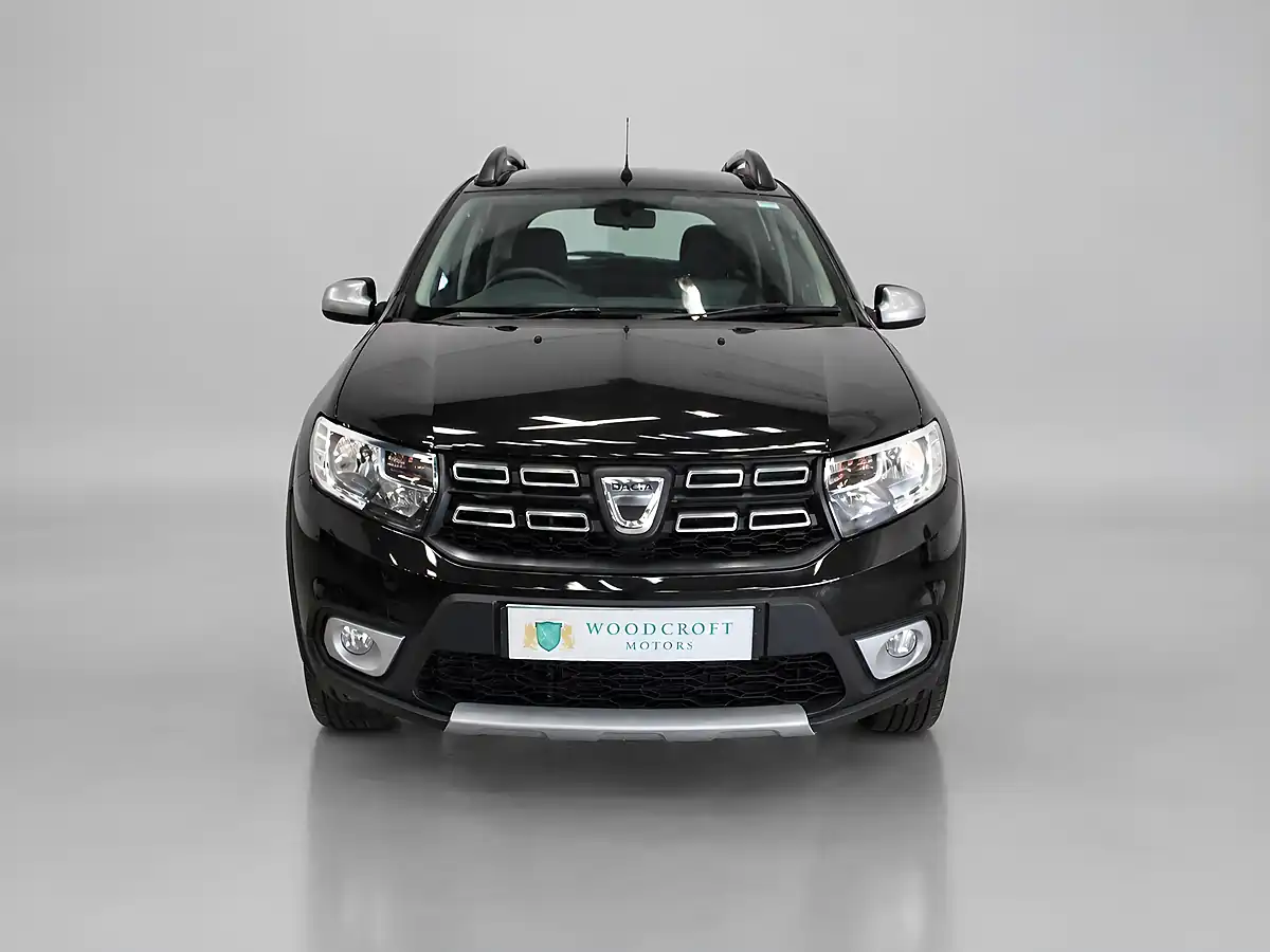 Used 2016 Dacia Sandero Stepway Laureate Black - Interior and Exterior details 9