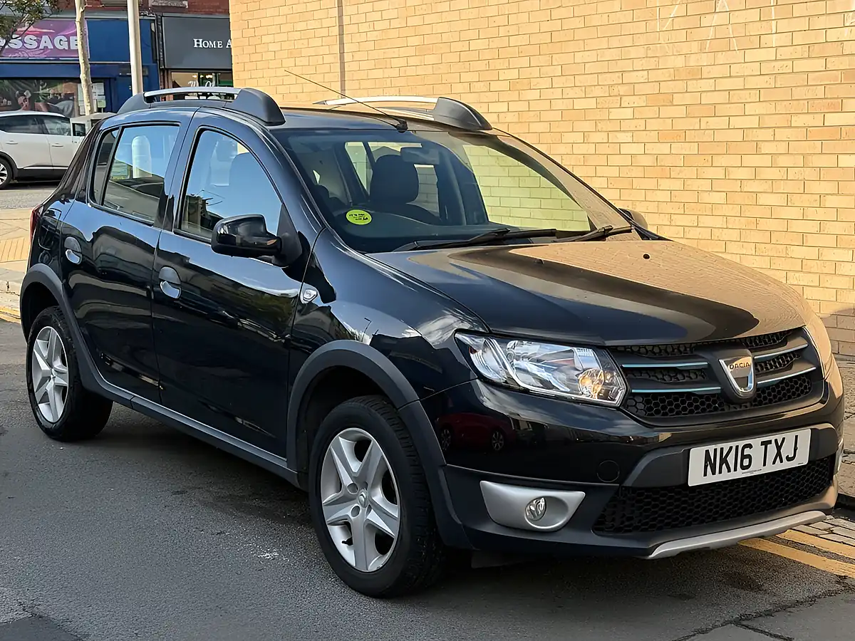 Used 2016 Dacia Sandero Stepway Laureate Black - Interior and Exterior details 2