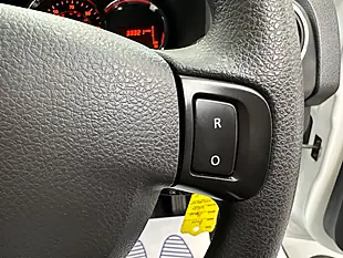 Used 2016 Dacia Sandero Stepway Laureate Glacier White - Interior and Exterior details 12