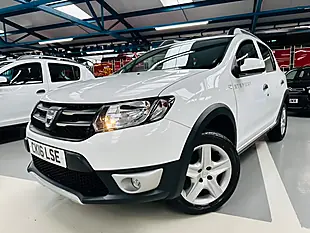 Used 2016 Dacia Sandero Stepway Laureate Glacier White - Interior and Exterior details 2