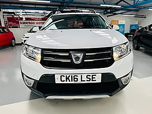 Used 2016 Dacia Sandero Stepway Laureate Glacier White - Interior and Exterior details 20