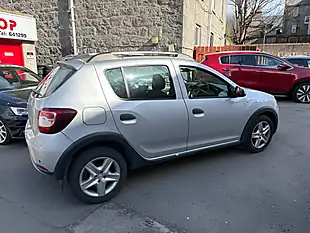 Used 2016 Dacia Sandero Stepway Laureate Silver - Interior and Exterior details 10