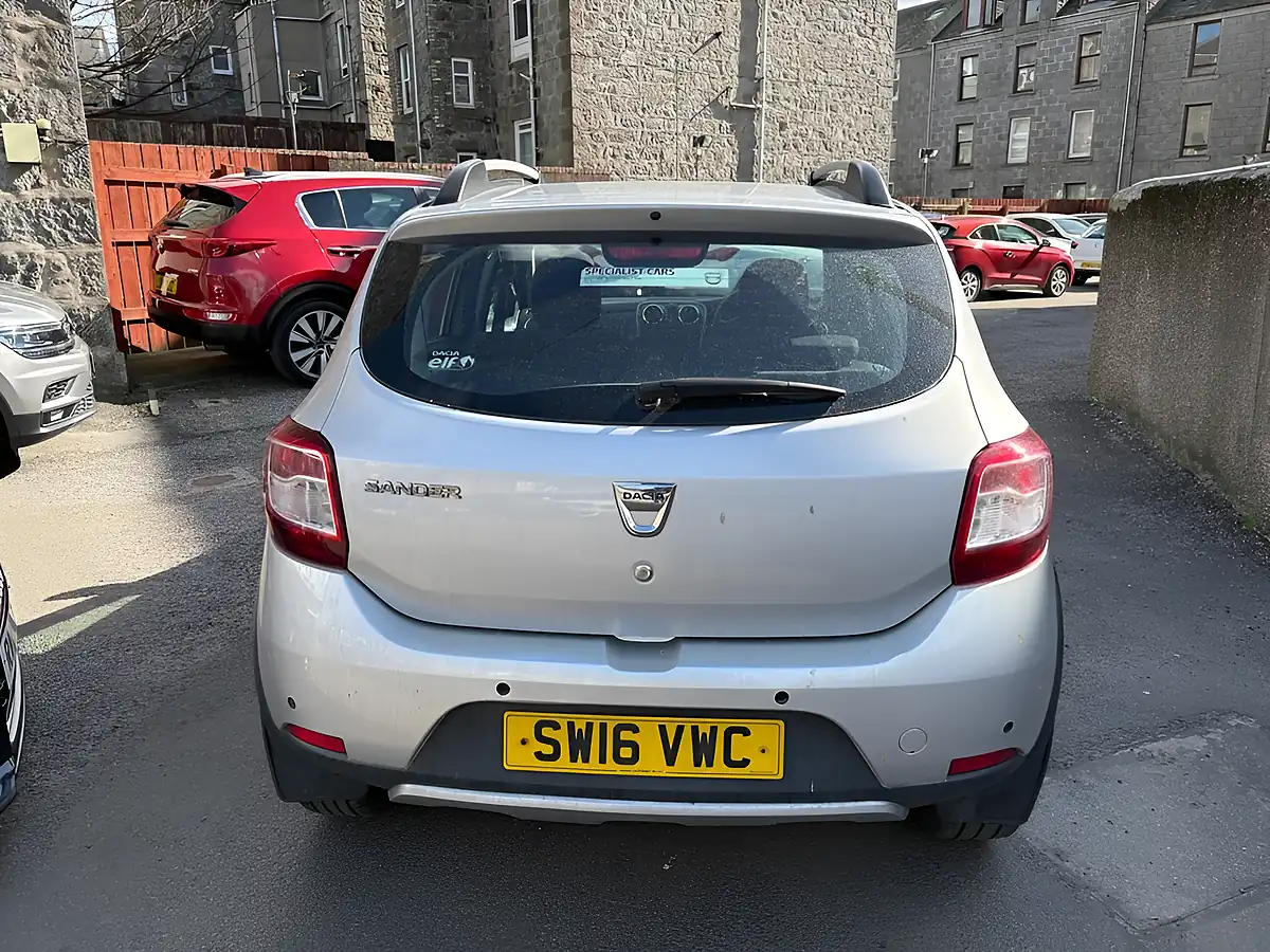 Used 2016 Dacia Sandero Stepway Laureate Silver - Interior and Exterior details 11